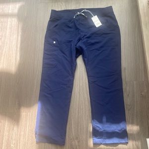 Figs Kade Cargo Scrub Pant / NWT